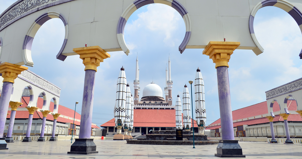 Masjid Agung Jawa Tengah Tempat Ibadah di Semarang