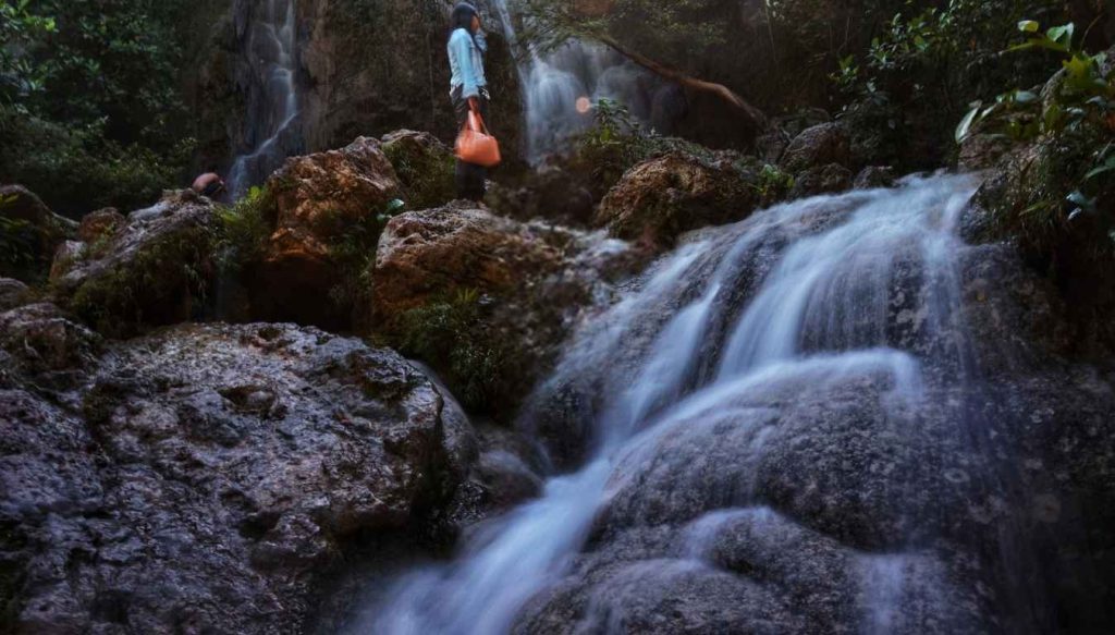 air terjun sri gethuk sebagai salah satu objek wisata alam di kabuapten gunungkidul