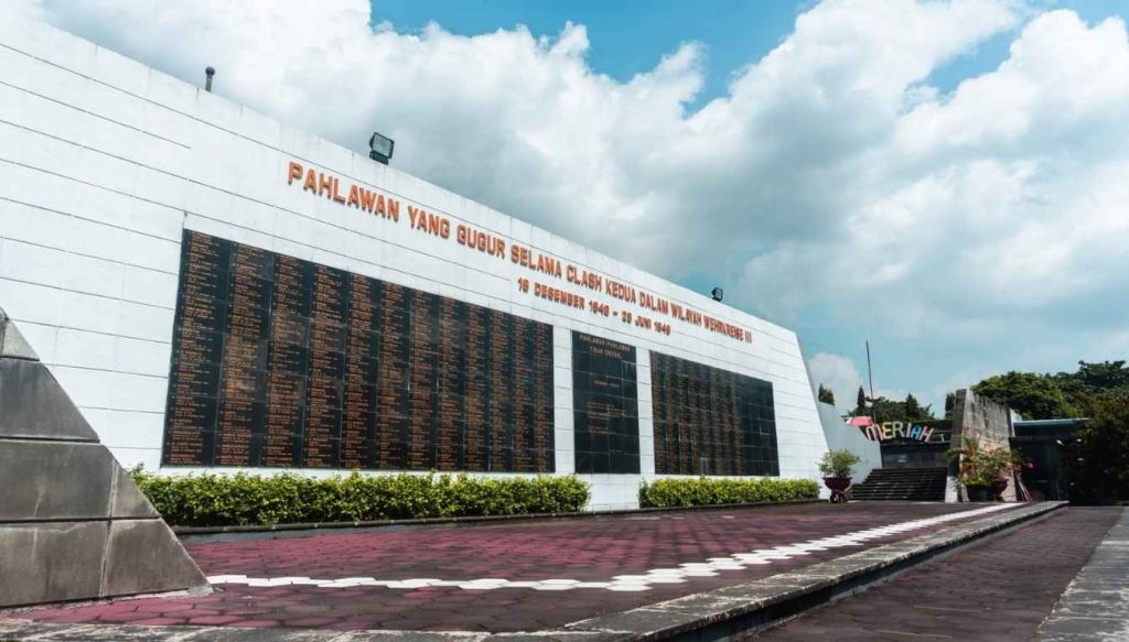 batu prasasti di museum jogja kembali