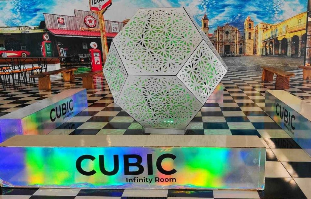 cubic infinity room yang ada di pabrik gula rasamadu