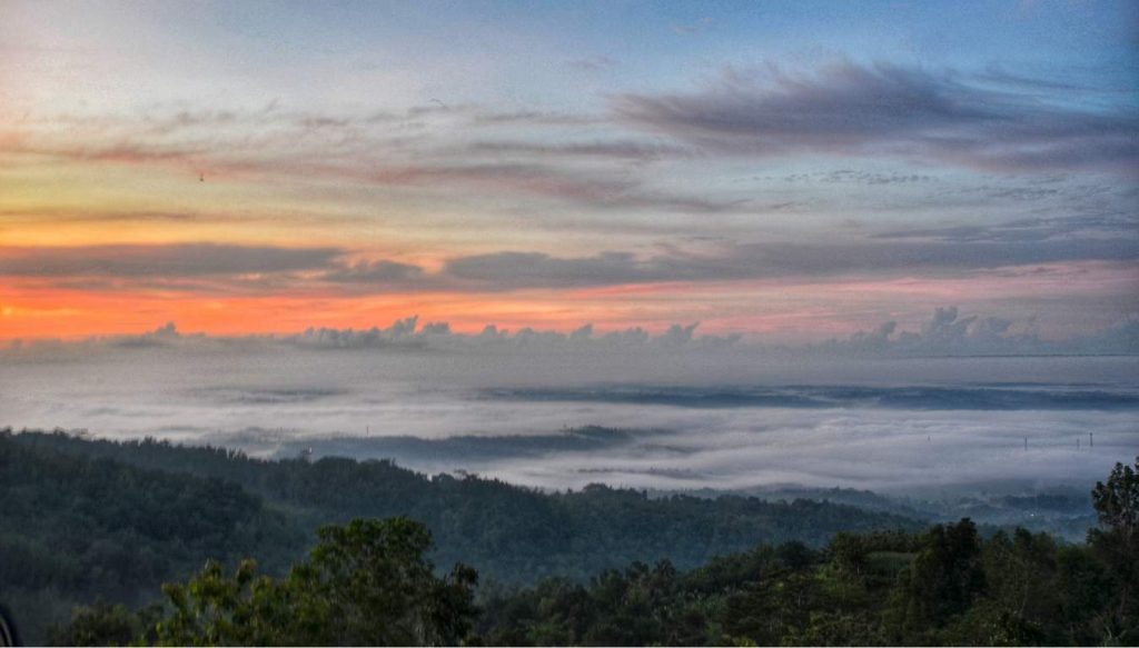 sunrise di gunung api purba nglanggeran